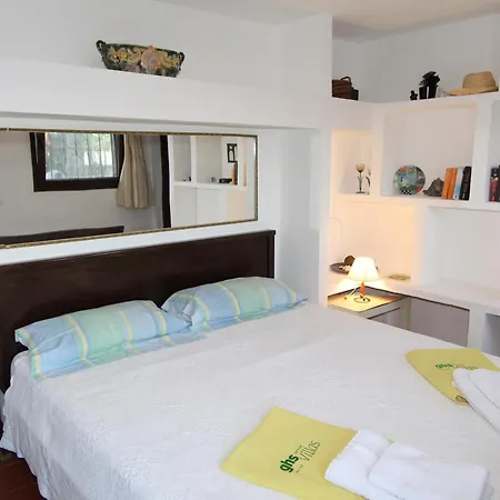 Villa Clasica Con Piscina Privada, Cerca De La Playa Y Comodidades - Hisp-216-205 *