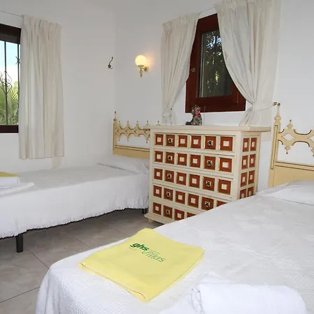 Clasica Con Piscina Privada, Cerca De La Playa Y Comodidades - Hisp-216-205 * Teulada