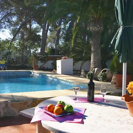 Villa Clasica Con Piscina Privada, Cerca De La Playa Y Comodidades - Hisp-216-205